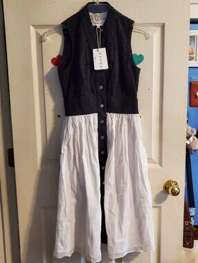 NWT Dyvna Two-Tone Eyelet V-Neck Knee Length Button Up Dress